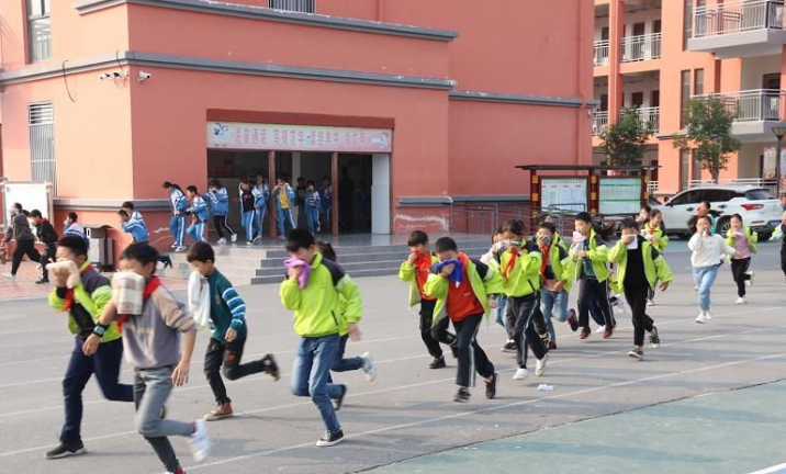 撐起校園安全“保護傘”